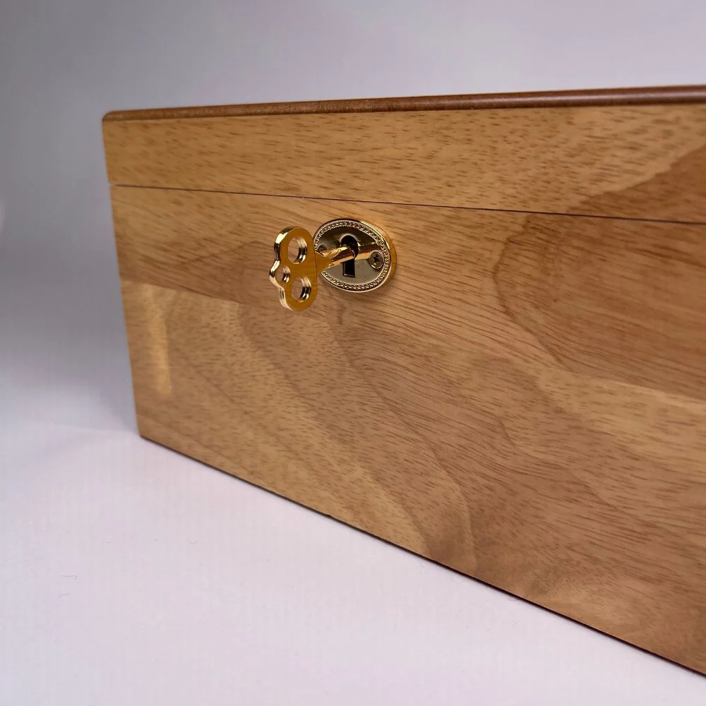 1854 Edition 3.5" Chess Pieces in Oak Box - Image 5
