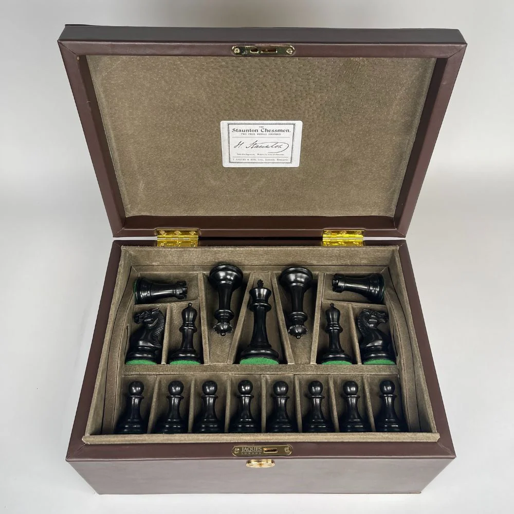 1854 Edition 4" Chess Pieces in Leather Casket - Image 5