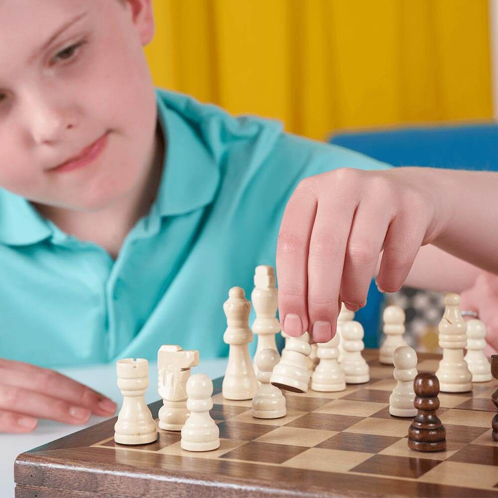 Wooden Chess Set - Travel Chess Set - Image 2